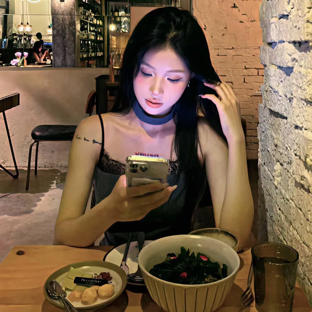 全员偷听假千金心声，她成团宠了